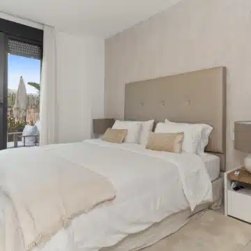 Fully Furnished Luxury 3 Bedroom Apartment with Sea Views & Rental Licence in Las Mesas, Estepona Picture 17