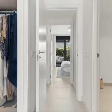 Fully Furnished Luxury 3 Bedroom Apartment with Sea Views & Rental Licence in Las Mesas, Estepona Picture 16