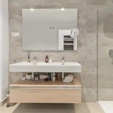 Fully Furnished Luxury 3 Bedroom Apartment with Sea Views & Rental Licence in Las Mesas, Estepona Picture 15