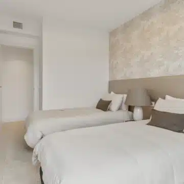 Fully Furnished Luxury 3 Bedroom Apartment with Sea Views & Rental Licence in Las Mesas, Estepona Picture 21