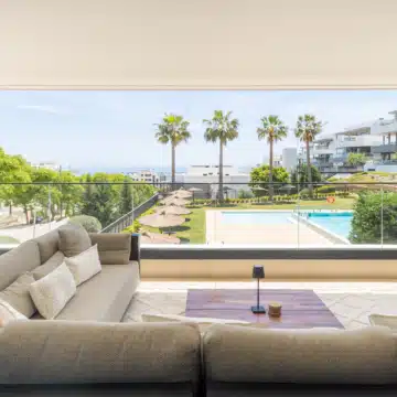 Fully Furnished Luxury 3 Bedroom Apartment with Sea Views & Rental Licence in Las Mesas, Estepona Picture 23