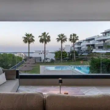 Fully Furnished Luxury 3 Bedroom Apartment with Sea Views & Rental Licence in Las Mesas, Estepona Picture 25