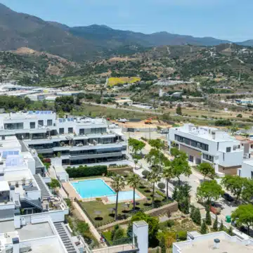 Fully Furnished Luxury 3 Bedroom Apartment with Sea Views & Rental Licence in Las Mesas, Estepona Picture 3