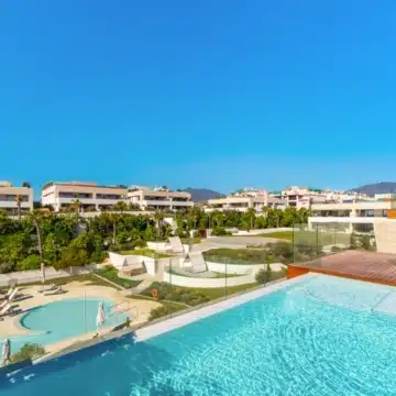 Three bedroom duplex penthouse within the exclusive Phase 3 of Epic, Marbella Golden Mile Picture 14