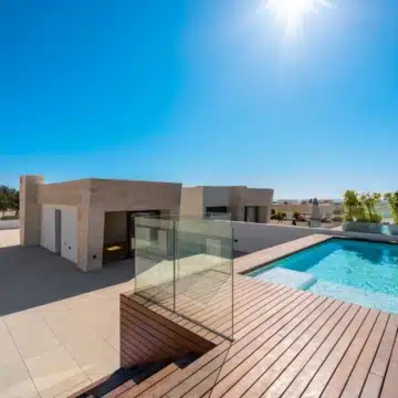 Three bedroom duplex penthouse within the exclusive Phase 3 of Epic, Marbella Golden Mile Picture 8