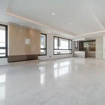 Three bedroom duplex penthouse within the exclusive Phase 3 of Epic, Marbella Golden Mile Picture 5