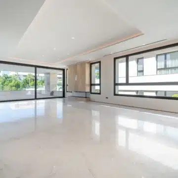 Three bedroom duplex penthouse within the exclusive Phase 3 of Epic, Marbella Golden Mile Picture 9