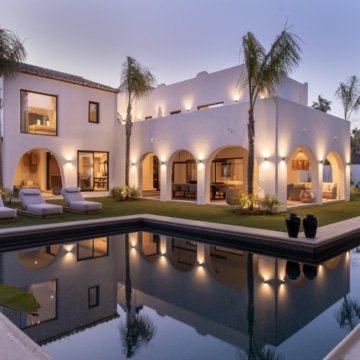 Newly renovated villa located in a prestigious beachside residential area of Casasola, Estepona Picture 20