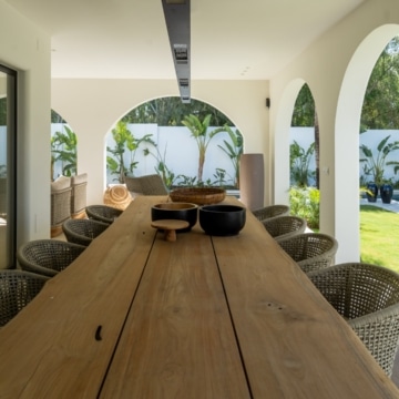Newly renovated villa located in a prestigious beachside residential area of Casasola, Estepona Picture 16