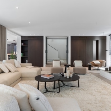 Newly renovated villa located in a prestigious beachside residential area of Casasola, Estepona Picture 18
