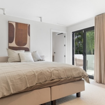 Newly renovated villa located in a prestigious beachside residential area of Casasola, Estepona Picture 28