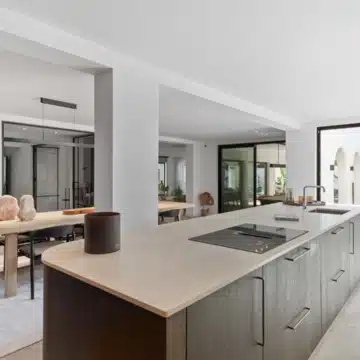 Newly renovated villa located in a prestigious beachside residential area of Casasola, Estepona Picture 2