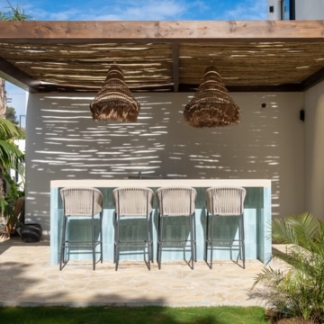 Newly renovated villa located in a prestigious beachside residential area of Casasola, Estepona Picture 32