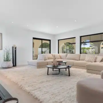Newly renovated villa located in a prestigious beachside residential area of Casasola, Estepona Picture 9