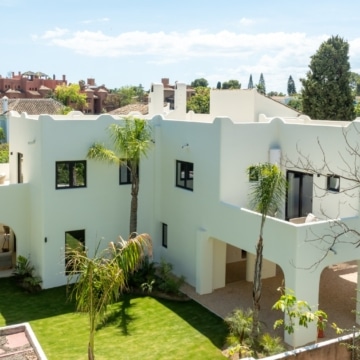 Newly renovated villa located in a prestigious beachside residential area of Casasola, Estepona Picture 44