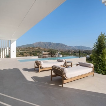 Newly built villa with panoramic views located in a quiet area of La Cala Golf, Mijas Costa Picture 2