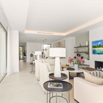 Architectural masterpiece positioned close to golf in San Pedro Alcántara Picture 6