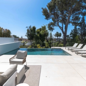 Architectural masterpiece positioned close to golf in San Pedro Alcántara Picture 35