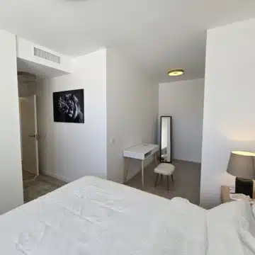 Bright Top-Floor 4-Bedroom Apartment with Sea Views and an Exceptional L-Shaped Terrace in Acqua Gardens Estepona Picture 2