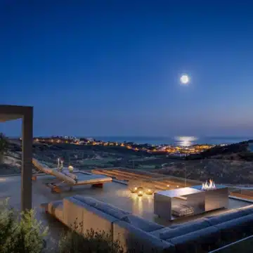 Amaris Villas – Hillside villa with stunning Sea Views in Estepona Picture 16