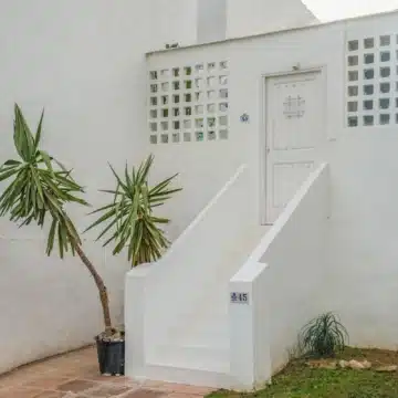 Ibiza Style apartment with Roof Terrace & Rental Licence, Walking Distance to the Beach in Marbella East Picture 3