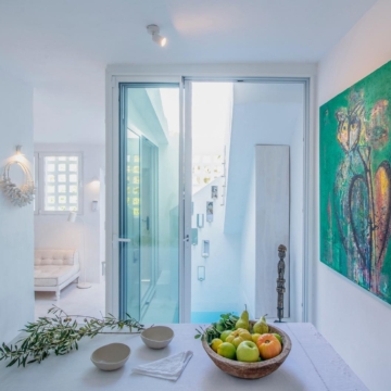 Ibiza Style apartment with Roof Terrace & Rental Licence, Walking Distance to the Beach in Marbella East Picture 2