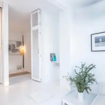 Ibiza Style apartment with Roof Terrace & Rental Licence, Walking Distance to the Beach in Marbella East Picture 0
