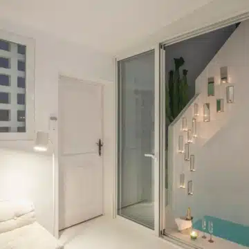 Ibiza Style apartment with Roof Terrace & Rental Licence, Walking Distance to the Beach in Marbella East Picture 7
