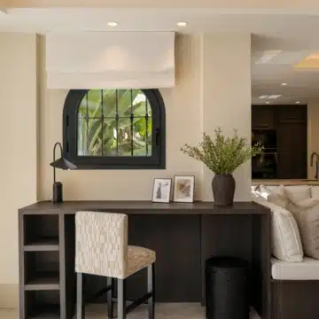 Fully renovated apartment within an exclusive 24-hour gated community in Marbella Golden Mile Picture 11
