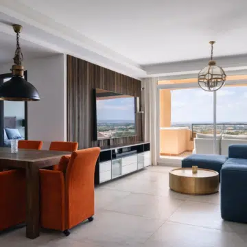 Newly renovated 3 bedroom apartment with panoramic sea views and the golf course in Magna Marbella Picture 1