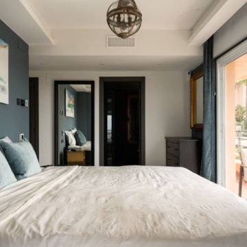 Newly renovated 3 bedroom apartment with panoramic sea views and the golf course in Magna Marbella Picture 10