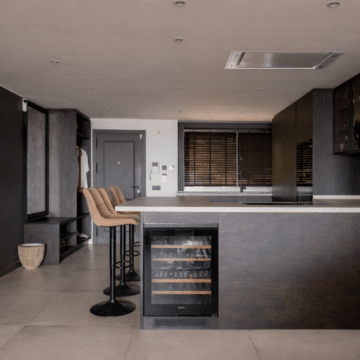Newly renovated 3 bedroom apartment with panoramic sea views and the golf course in Magna Marbella Picture 11