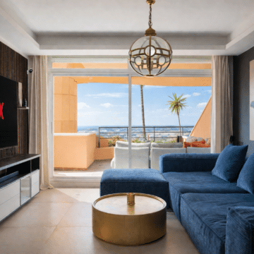 Newly renovated 3 bedroom apartment with panoramic sea views and the golf course in Magna Marbella Picture 13