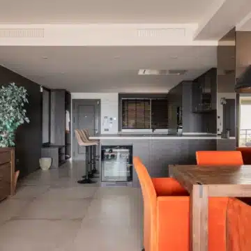 Newly renovated 3 bedroom apartment with panoramic sea views and the golf course in Magna Marbella Picture 5