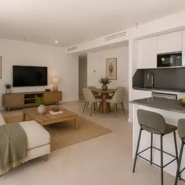 Bright Top-Floor 4-Bedroom Apartment with Sea Views and an Exceptional L-Shaped Terrace in Acqua Gardens Estepona Picture 8