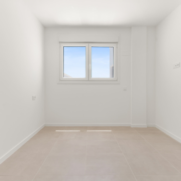Bright Top-Floor 4-Bedroom Apartment with Sea Views and an Exceptional L-Shaped Terrace in Acqua Gardens Estepona Picture 24