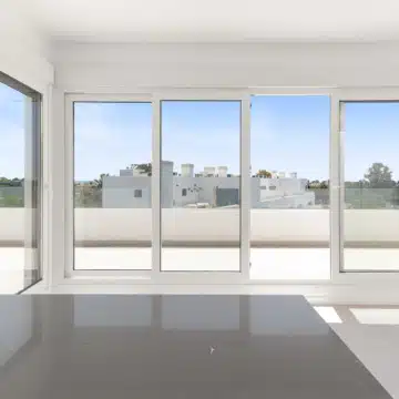 Bright Top-Floor 4-Bedroom Apartment with Sea Views and an Exceptional L-Shaped Terrace in Acqua Gardens Estepona Picture 13