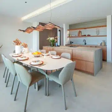 Newly built south facing villa with sweeping sea and mountains views in El Rosario, Marbella East Picture 1