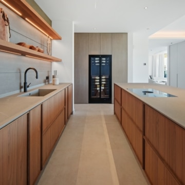 Newly built south facing villa with sweeping sea and mountains views in El Rosario, Marbella East Picture 18