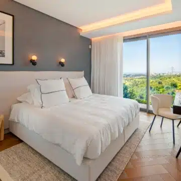 Newly built south facing villa with sweeping sea and mountains views in El Rosario, Marbella East Picture 3