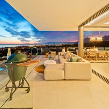 Newly built south facing villa with sweeping sea and mountains views in El Rosario, Marbella East Picture 40
