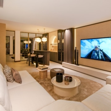 Newly built south facing villa with sweeping sea and mountains views in El Rosario, Marbella East Picture 45