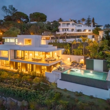 Newly built south facing villa with sweeping sea and mountains views in El Rosario, Marbella East Picture 47