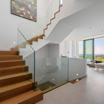 Newly built south facing villa with sweeping sea and mountains views in El Rosario, Marbella East Picture 13