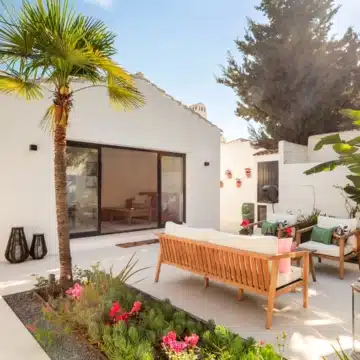 Luxury newly renovated villa with stunning sea views in Sierra Blanca, Marbella Picture 1