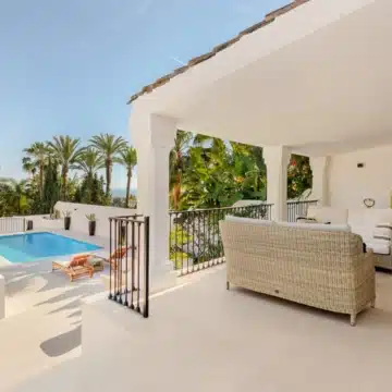 Luxury newly renovated villa with stunning sea views in Sierra Blanca, Marbella Picture 8