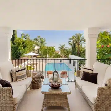 Luxury newly renovated villa with stunning sea views in Sierra Blanca, Marbella Picture 6