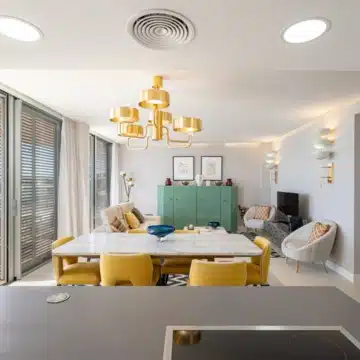 Spectacular 3-bedroom frontline beach apartment within the exclusive The Edge development, Estepona Picture 9