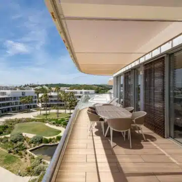 Spectacular 3-bedroom frontline beach apartment within the exclusive The Edge development, Estepona Picture 10