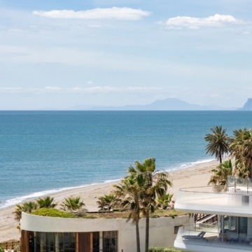 Spectacular 3-bedroom frontline beach apartment within the exclusive The Edge development, Estepona Picture 22